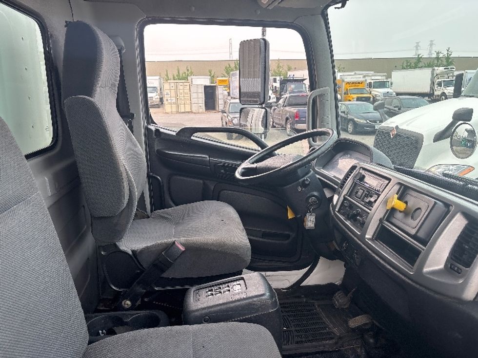 Medium Duty Box Truck-Light and Medium Duty Trucks-Hino-2020-358-Ottawa-ON-129,888\n\t\tkm-$ 73,250 - Image 22