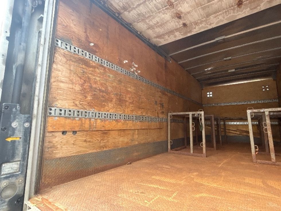 Medium Duty Box Truck-Light and Medium Duty Trucks-Hino-2020-358-Ottawa-ON-129,890\n\t\tkm-$ 76,500 - Image 11