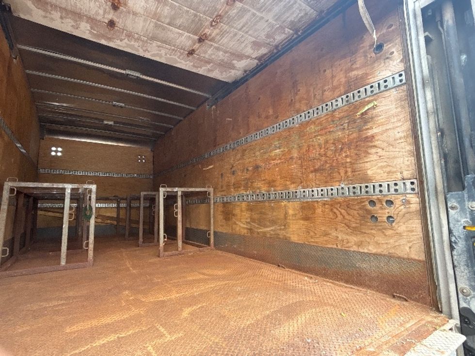 Medium Duty Box Truck-Light and Medium Duty Trucks-Hino-2020-358-Ottawa-ON-129,890\n\t\tkm-$ 76,500 - Image 12