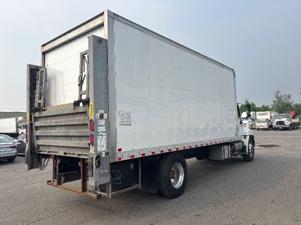 Medium Duty Box Truck-Light and Medium Duty Trucks-Hino-2020-358-Ottawa-ON-129,890\n\t\tkm-$ 76,500 - Image 13