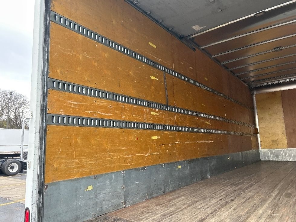 Medium Duty Box Truck-Light and Medium Duty Trucks-Hino-2021-L6-Chattanooga-TN-181,802\n\t\tmiles-$ 74,000 - Image 11