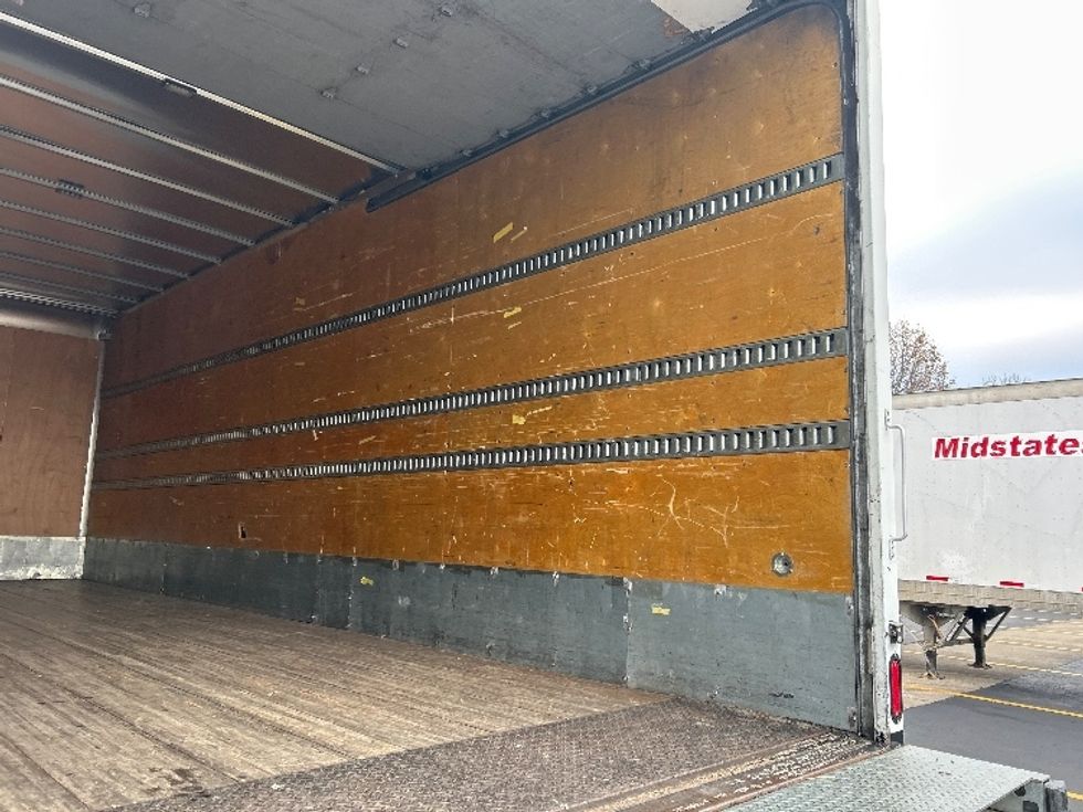 Medium Duty Box Truck-Light and Medium Duty Trucks-Hino-2021-L6-Chattanooga-TN-181,802\n\t\tmiles-$ 74,000 - Image 12