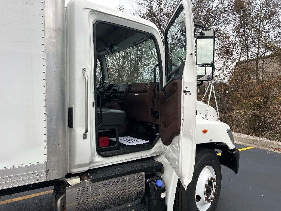 Medium Duty Box Truck-Light and Medium Duty Trucks-Hino-2021-L6-Chattanooga-TN-181,802\n\t\tmiles-$ 74,000 - Image 20