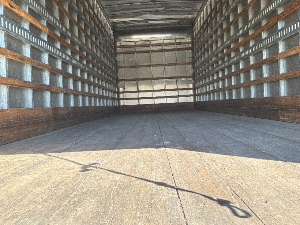 Medium Duty Box Truck-Light and Medium Duty Trucks-Hino-2021-L6-Fontana-CA-233,574\n\t\tmiles-$ 60,750 - Image 10