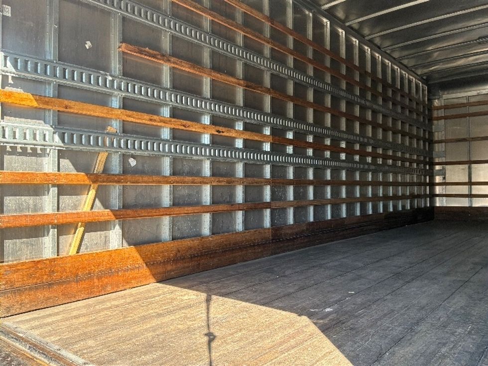 Medium Duty Box Truck-Light and Medium Duty Trucks-Hino-2021-L6-Fontana-CA-233,574\n\t\tmiles-$ 60,750 - Image 12