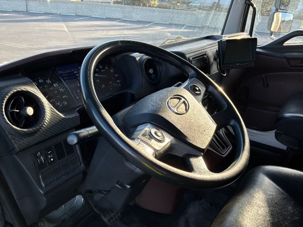Medium Duty Box Truck-Light and Medium Duty Trucks-Hino-2021-L6-Fontana-CA-233,574\n\t\tmiles-$ 60,750 - Image 17