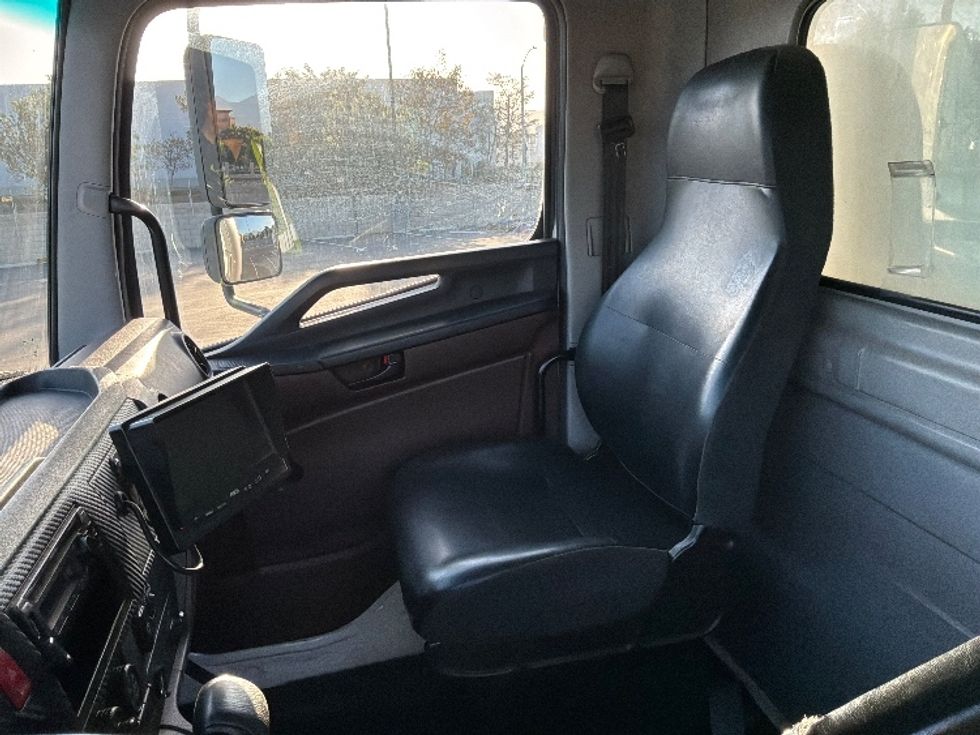 Medium Duty Box Truck-Light and Medium Duty Trucks-Hino-2021-L6-Fontana-CA-233,574\n\t\tmiles-$ 60,750 - Image 19