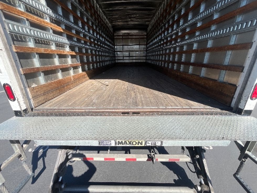 Medium Duty Box Truck-Light and Medium Duty Trucks-Hino-2021-L6-Fontana-CA-258,837\n\t\tmiles-$ 48,250 - Image 10