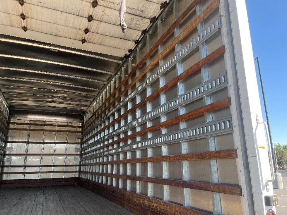 Medium Duty Box Truck-Light and Medium Duty Trucks-Hino-2021-L6-Fontana-CA-258,837\n\t\tmiles-$ 48,250 - Image 12