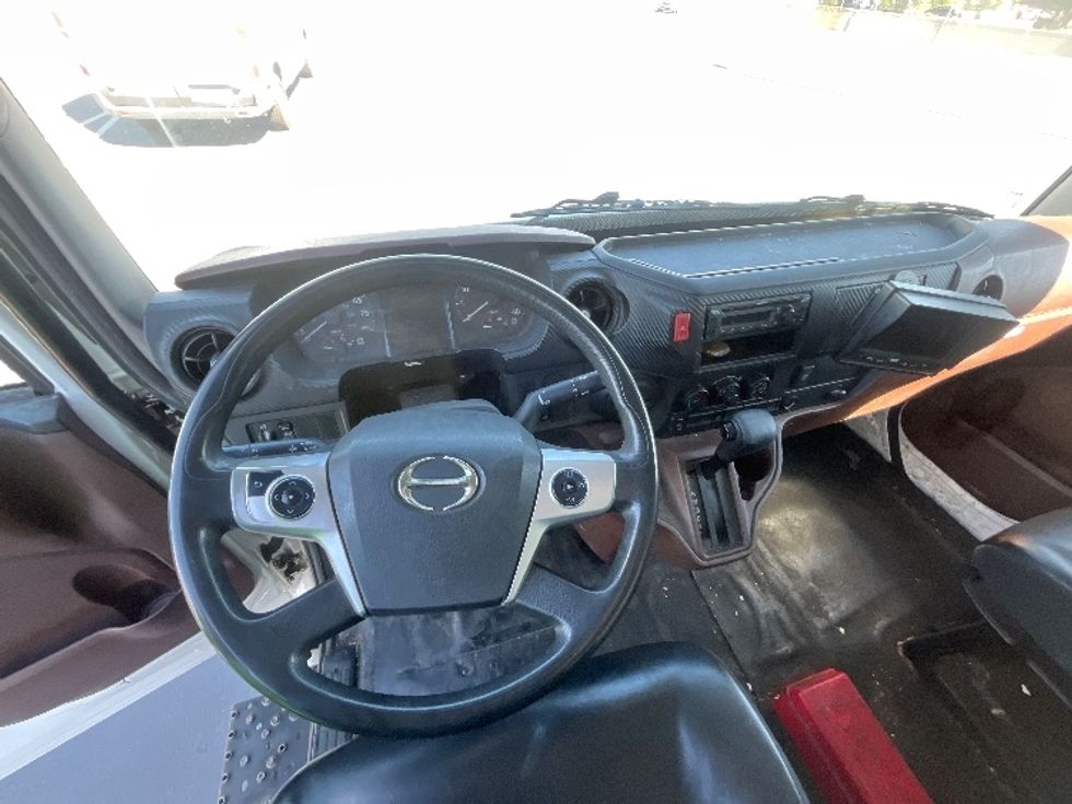 Medium Duty Box Truck-Light and Medium Duty Trucks-Hino-2021-L6-Fontana-CA-258,837\n\t\tmiles-$ 48,250 - Image 18