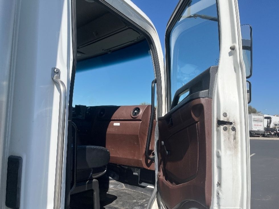 Medium Duty Box Truck-Light and Medium Duty Trucks-Hino-2021-L6-Fontana-CA-258,837\n\t\tmiles-$ 48,250 - Image 20