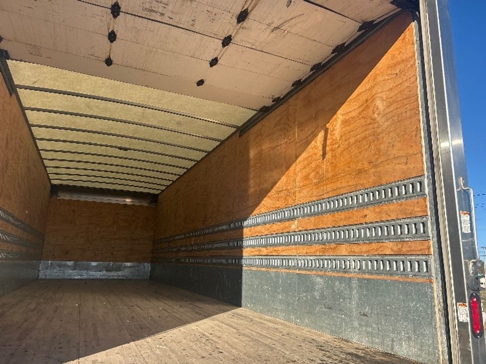 Medium Duty Box Truck-Light and Medium Duty Trucks-Hino-2021-L6-Jackson-TN-102,006\n\t\tmiles-$ 76,500 - Image 12