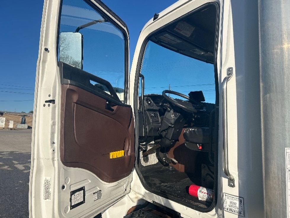 Medium Duty Box Truck-Light and Medium Duty Trucks-Hino-2021-L6-Jackson-TN-102,006\n\t\tmiles-$ 76,500 - Image 16