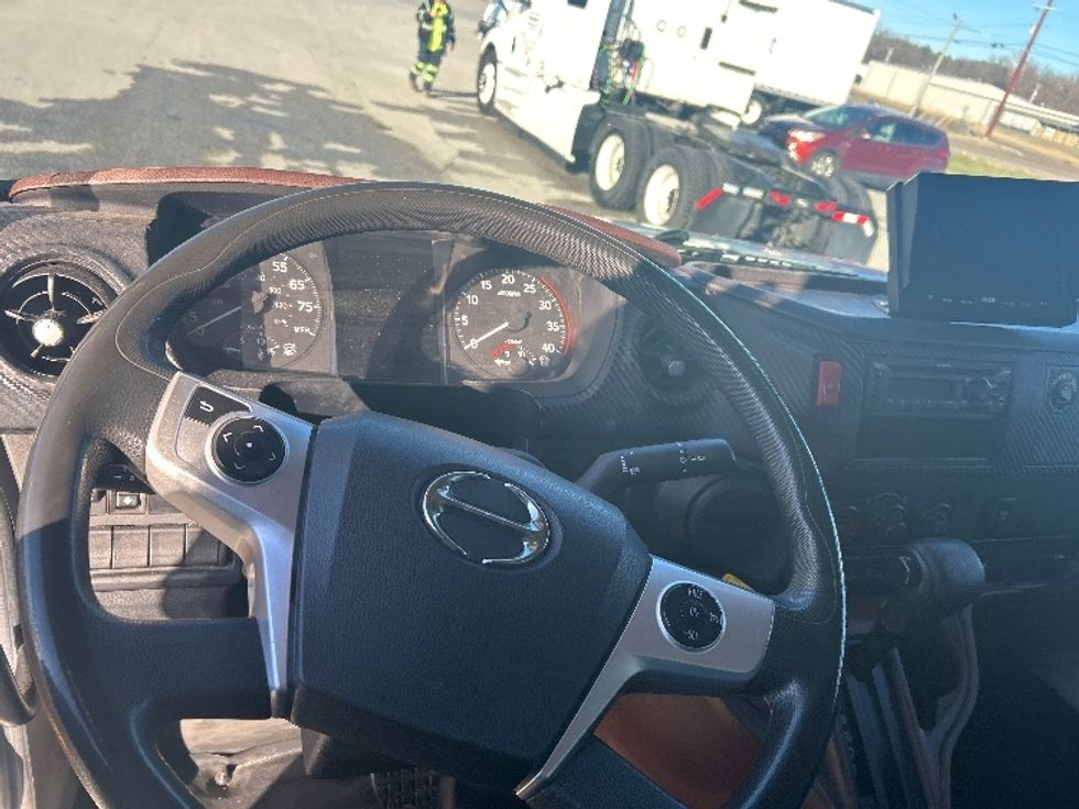 Medium Duty Box Truck-Light and Medium Duty Trucks-Hino-2021-L6-Jackson-TN-102,006\n\t\tmiles-$ 76,500 - Image 18