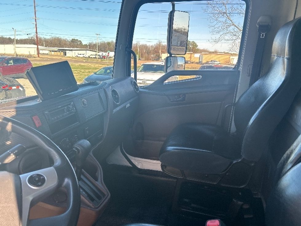 Medium Duty Box Truck-Light and Medium Duty Trucks-Hino-2021-L6-Jackson-TN-102,006\n\t\tmiles-$ 76,500 - Image 19