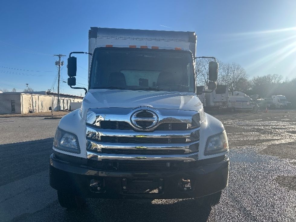 Medium Duty Box Truck-Light and Medium Duty Trucks-Hino-2021-L6-Jackson-TN-102,006\n\t\tmiles-$ 76,500 - Image 2