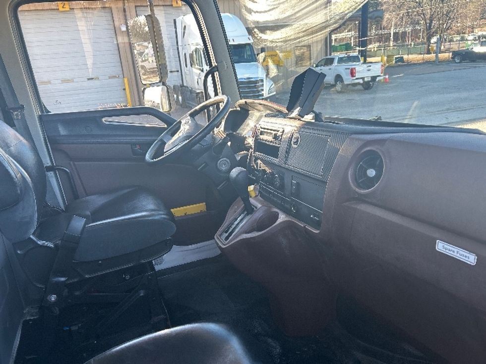 Medium Duty Box Truck-Light and Medium Duty Trucks-Hino-2021-L6-Jackson-TN-102,006\n\t\tmiles-$ 76,500 - Image 22