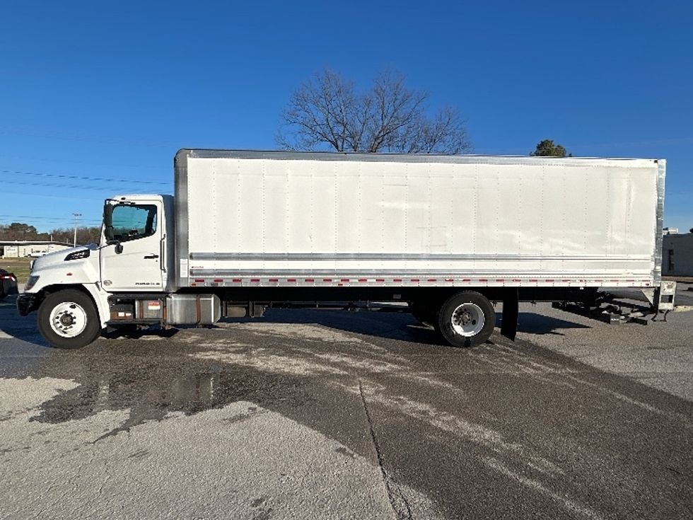 Medium Duty Box Truck-Light and Medium Duty Trucks-Hino-2021-L6-Jackson-TN-102,006\n\t\tmiles-$ 76,500 - Image 4