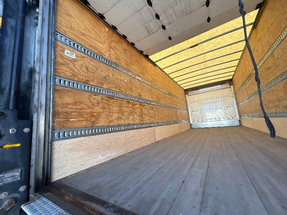 Medium Duty Box Truck-Light and Medium Duty Trucks-Hino-2021-L6-Londonderry-NH-118,214\n\t\tmiles-$ 67,750 - Image 10