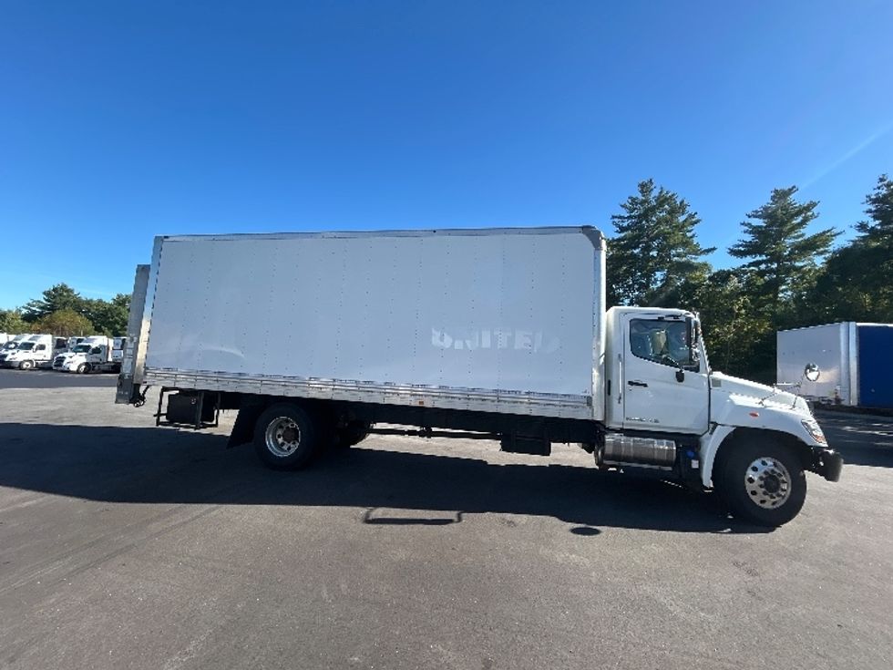 Medium Duty Box Truck-Light and Medium Duty Trucks-Hino-2021-L6-Londonderry-NH-118,214\n\t\tmiles-$ 67,750 - Image 15