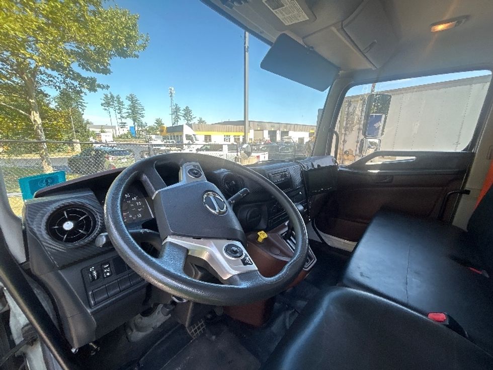 Medium Duty Box Truck-Light and Medium Duty Trucks-Hino-2021-L6-Londonderry-NH-118,214\n\t\tmiles-$ 67,750 - Image 18
