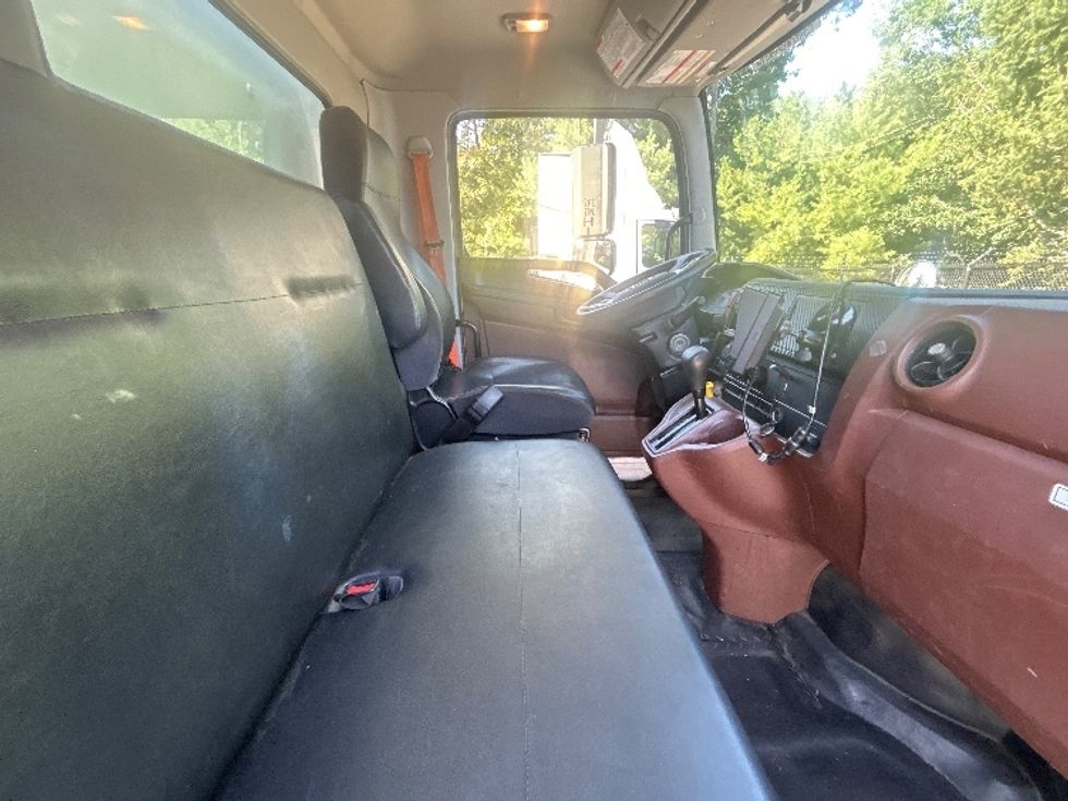 Medium Duty Box Truck-Light and Medium Duty Trucks-Hino-2021-L6-Londonderry-NH-118,214\n\t\tmiles-$ 67,750 - Image 22