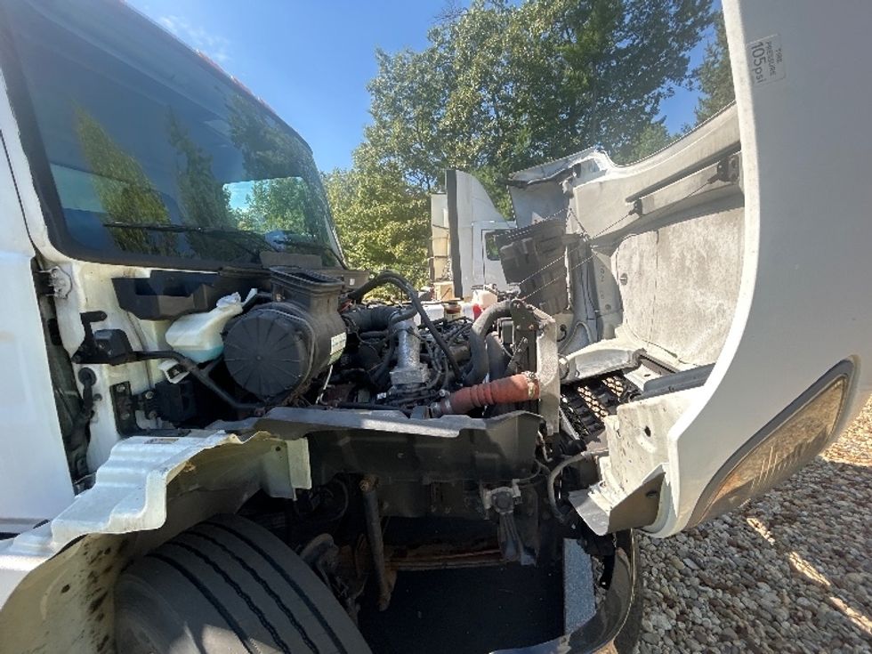 Medium Duty Box Truck-Light and Medium Duty Trucks-Hino-2021-L6-Londonderry-NH-118,214\n\t\tmiles-$ 67,750 - Image 23