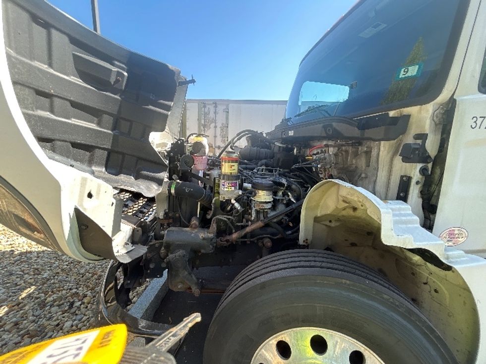 Medium Duty Box Truck-Light and Medium Duty Trucks-Hino-2021-L6-Londonderry-NH-118,214\n\t\tmiles-$ 67,750 - Image 24