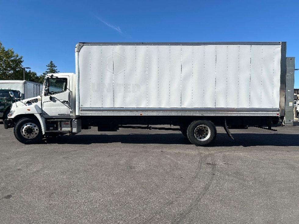 Medium Duty Box Truck-Light and Medium Duty Trucks-Hino-2021-L6-Londonderry-NH-118,214\n\t\tmiles-$ 67,750 - Image 4