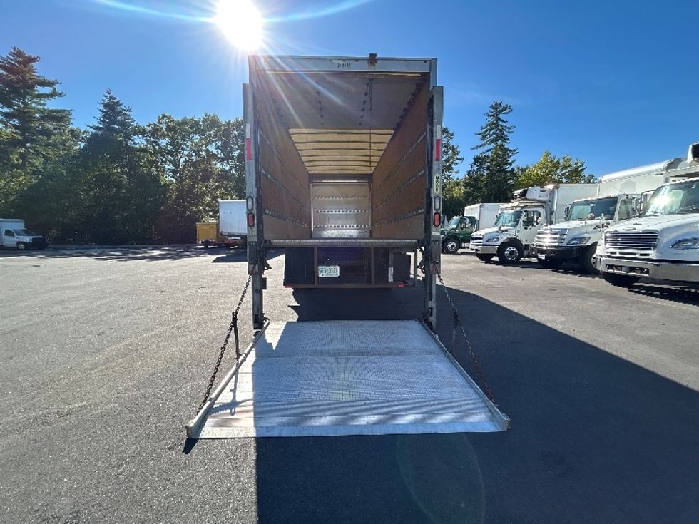 Medium Duty Box Truck-Light and Medium Duty Trucks-Hino-2021-L6-Londonderry-NH-118,214\n\t\tmiles-$ 67,750 - Image 9