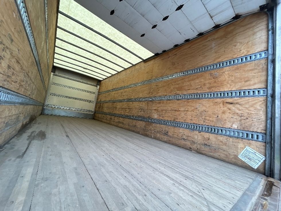 Medium Duty Box Truck-Light and Medium Duty Trucks-Hino-2021-L6-Londonderry-NH-122,574\n\t\tmiles-$ 68,750 - Image 11