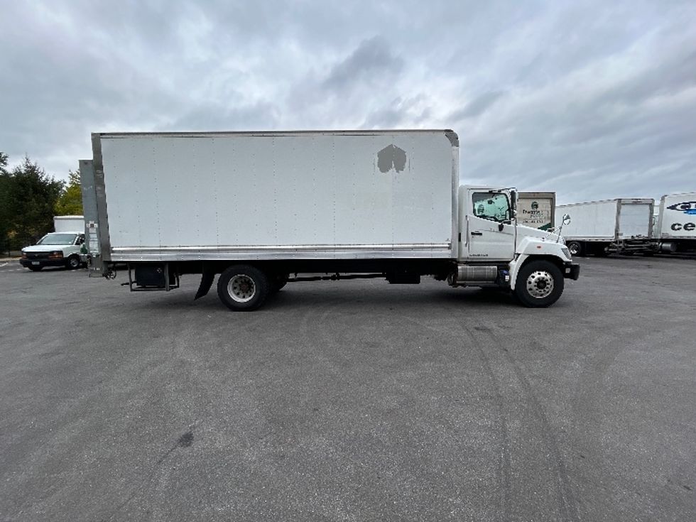Medium Duty Box Truck-Light and Medium Duty Trucks-Hino-2021-L6-Londonderry-NH-122,574\n\t\tmiles-$ 68,750 - Image 15