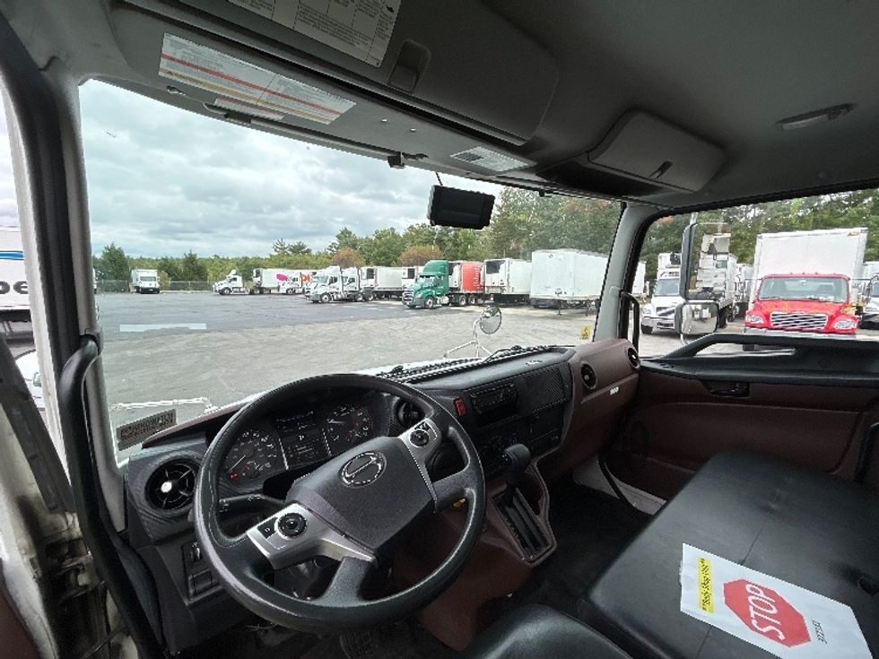 Medium Duty Box Truck-Light and Medium Duty Trucks-Hino-2021-L6-Londonderry-NH-122,574\n\t\tmiles-$ 68,750 - Image 17