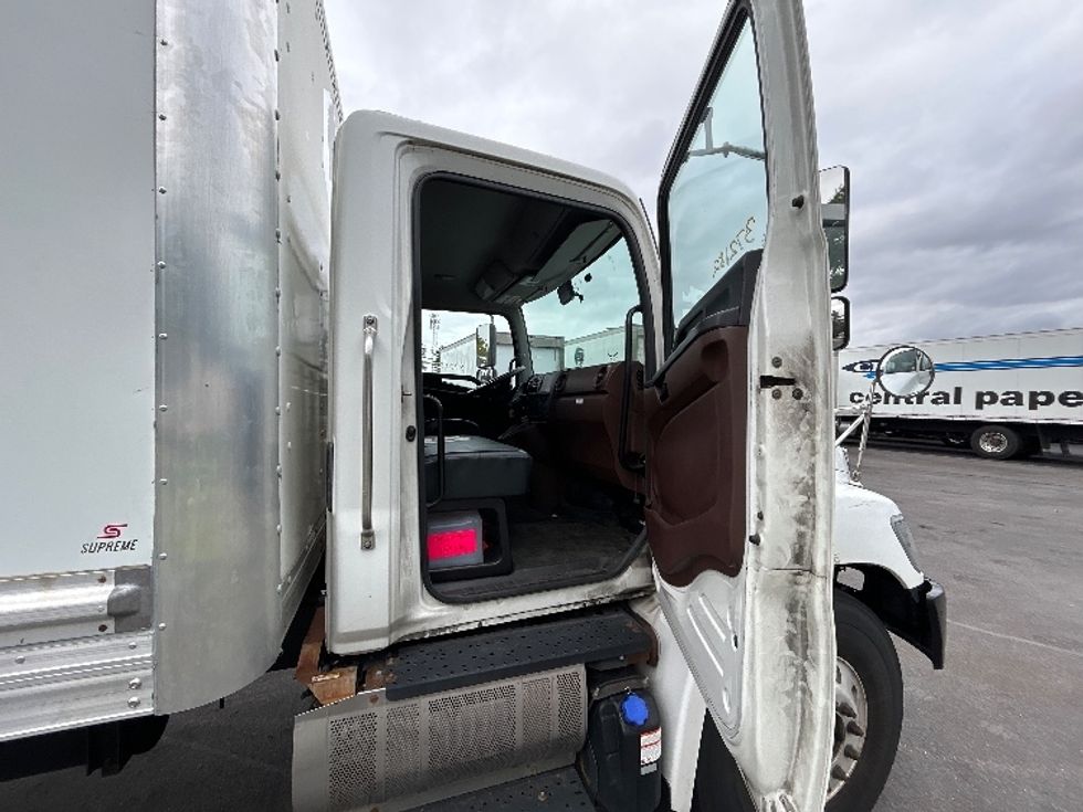 Medium Duty Box Truck-Light and Medium Duty Trucks-Hino-2021-L6-Londonderry-NH-122,574\n\t\tmiles-$ 68,750 - Image 19