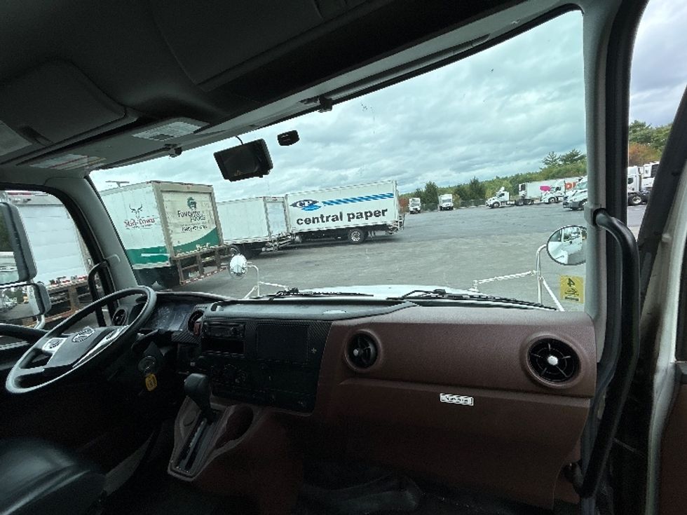 Medium Duty Box Truck-Light and Medium Duty Trucks-Hino-2021-L6-Londonderry-NH-122,574\n\t\tmiles-$ 68,750 - Image 21