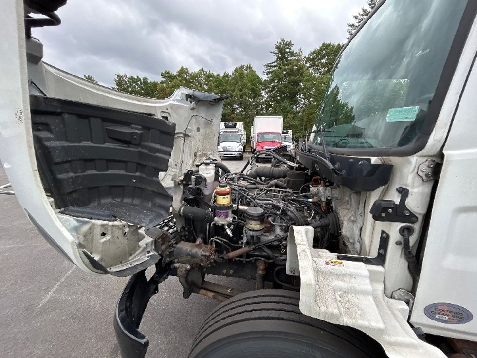 Medium Duty Box Truck-Light and Medium Duty Trucks-Hino-2021-L6-Londonderry-NH-122,574\n\t\tmiles-$ 68,750 - Image 24