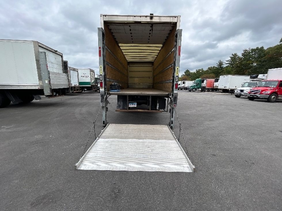Medium Duty Box Truck-Light and Medium Duty Trucks-Hino-2021-L6-Londonderry-NH-122,574\n\t\tmiles-$ 68,750 - Image 9