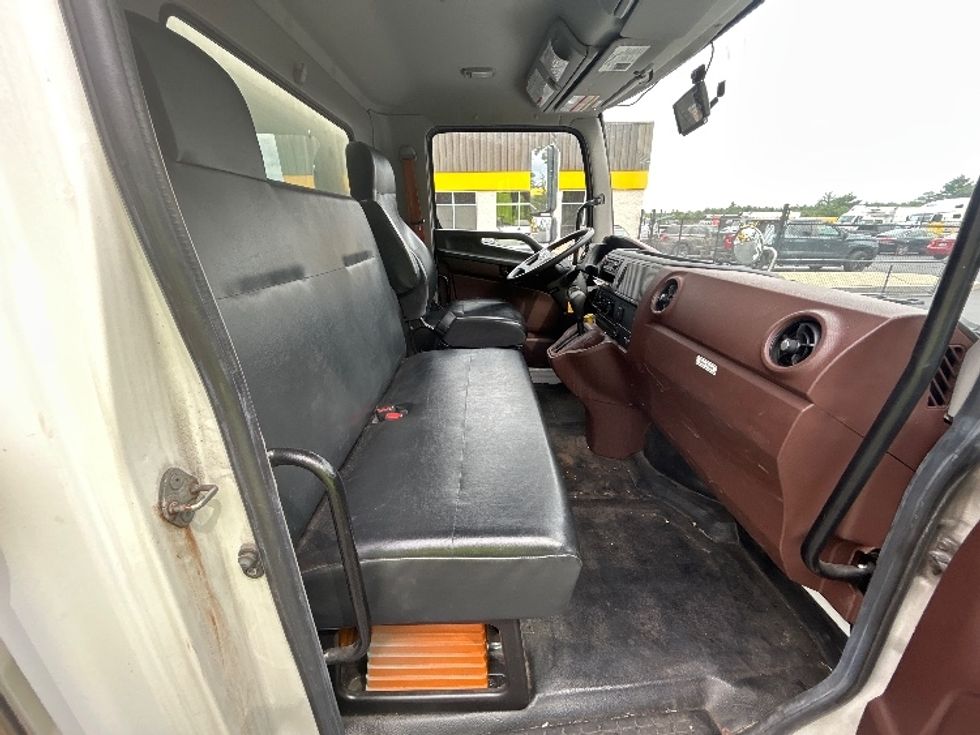 Medium Duty Box Truck-Light and Medium Duty Trucks-Hino-2021-L6-Londonderry-NH-158,117\n\t\tmiles-$ 63,250 - Image 22