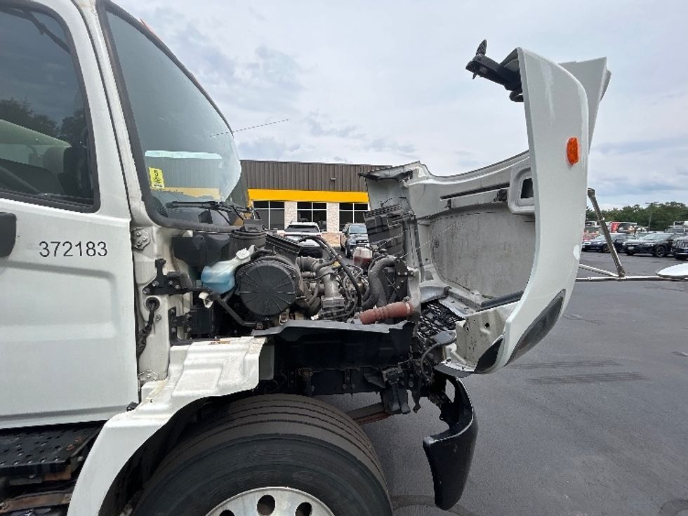 Medium Duty Box Truck-Light and Medium Duty Trucks-Hino-2021-L6-Londonderry-NH-158,117\n\t\tmiles-$ 63,250 - Image 23