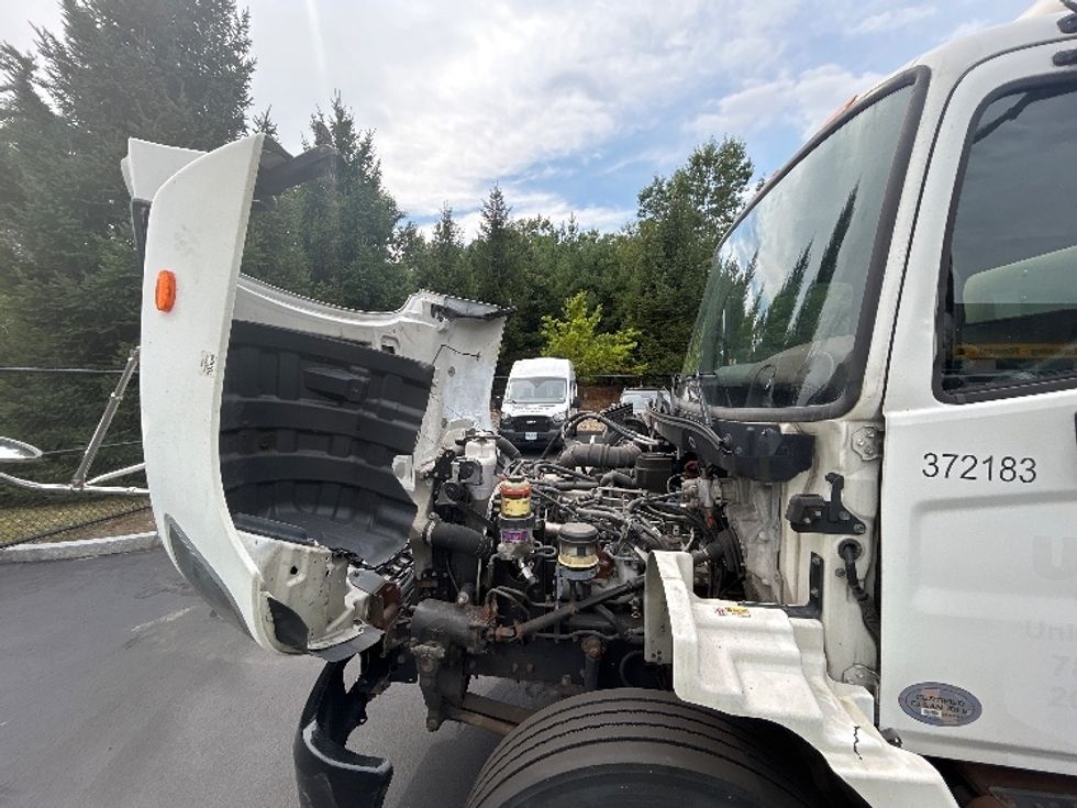 Medium Duty Box Truck-Light and Medium Duty Trucks-Hino-2021-L6-Londonderry-NH-158,117\n\t\tmiles-$ 63,250 - Image 24
