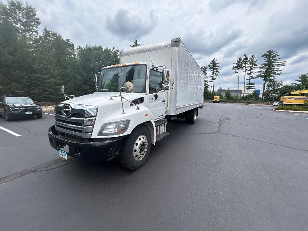 Medium Duty Box Truck-Light and Medium Duty Trucks-Hino-2021-L6-Londonderry-NH-158,117\n\t\tmiles-$ 63,250 - Image 3