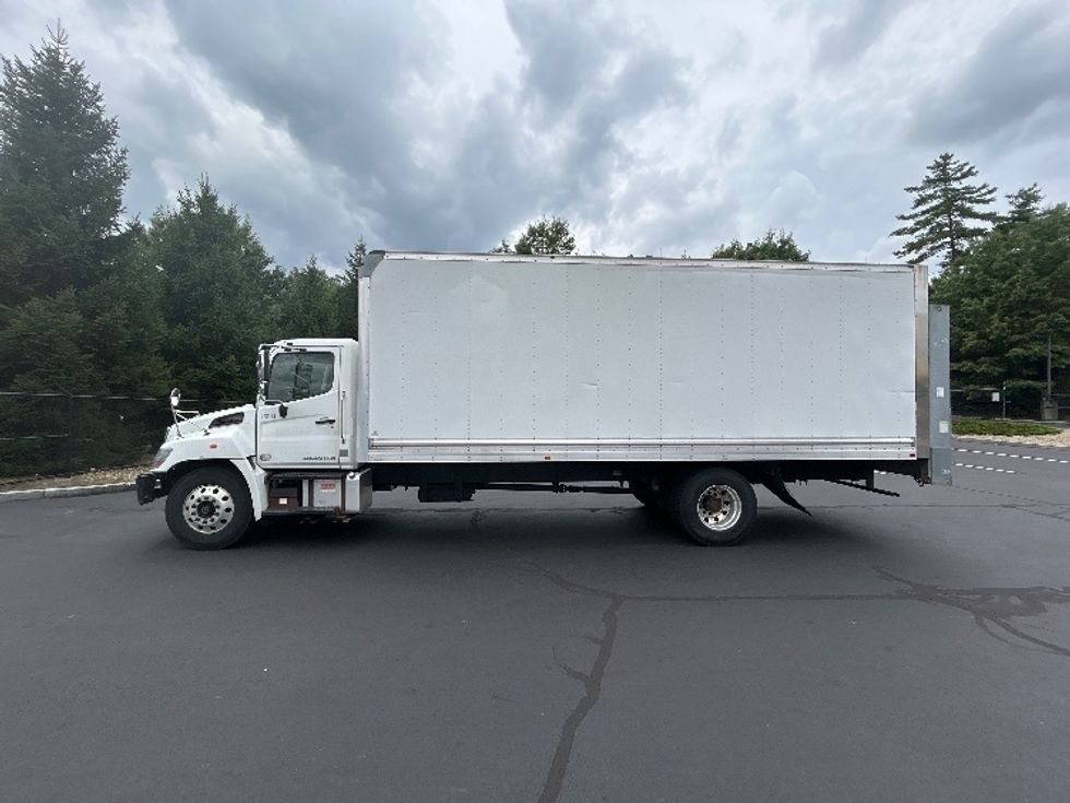 Medium Duty Box Truck-Light and Medium Duty Trucks-Hino-2021-L6-Londonderry-NH-158,117\n\t\tmiles-$ 63,250 - Image 4
