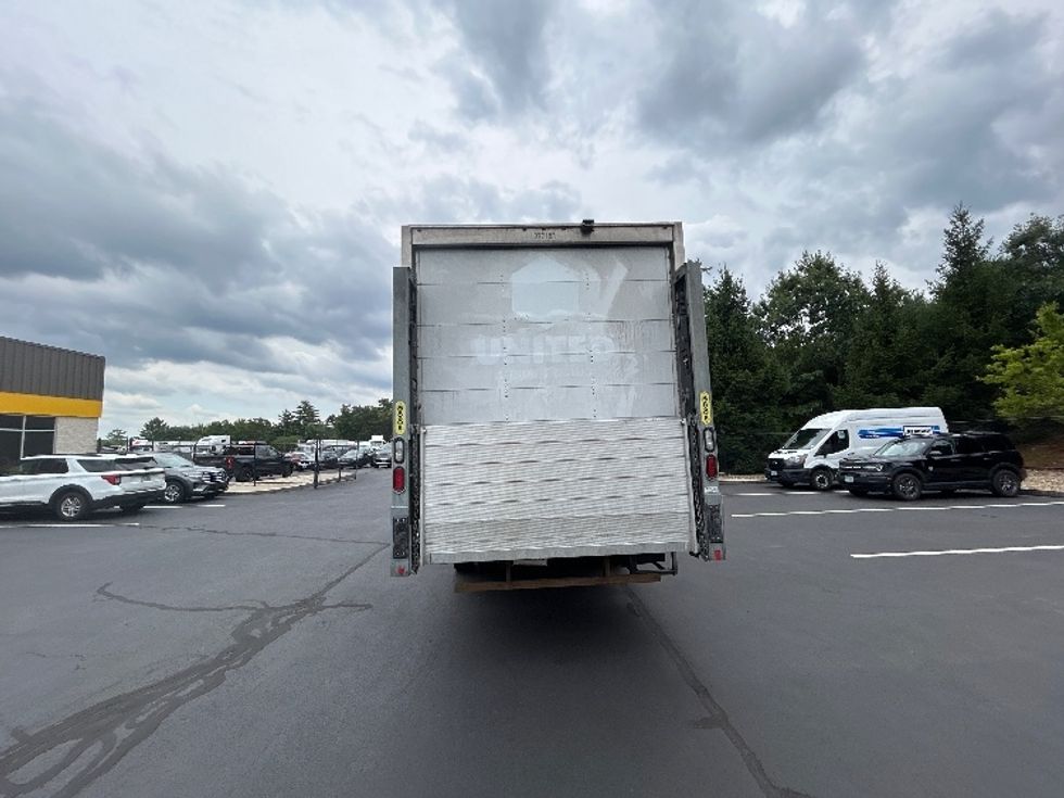 Medium Duty Box Truck-Light and Medium Duty Trucks-Hino-2021-L6-Londonderry-NH-158,117\n\t\tmiles-$ 63,250 - Image 7