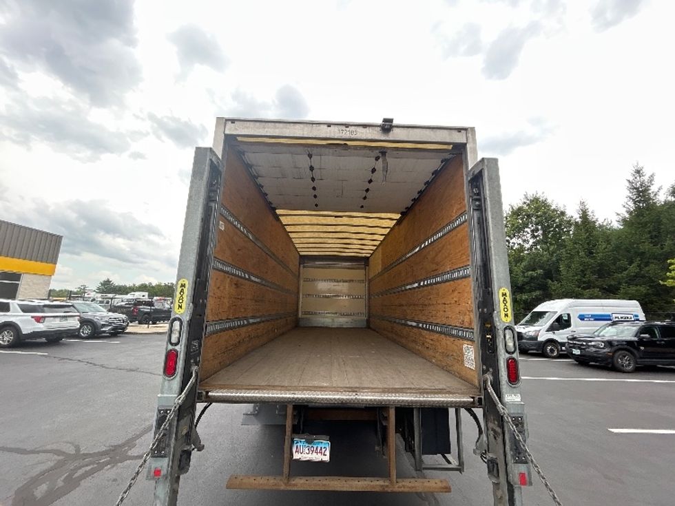 Medium Duty Box Truck-Light and Medium Duty Trucks-Hino-2021-L6-Londonderry-NH-158,117\n\t\tmiles-$ 63,250 - Image 8