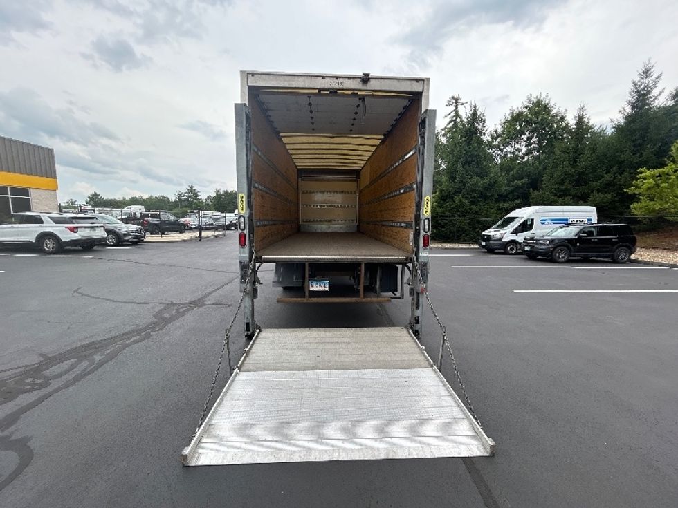 Medium Duty Box Truck-Light and Medium Duty Trucks-Hino-2021-L6-Londonderry-NH-158,117\n\t\tmiles-$ 63,250 - Image 9