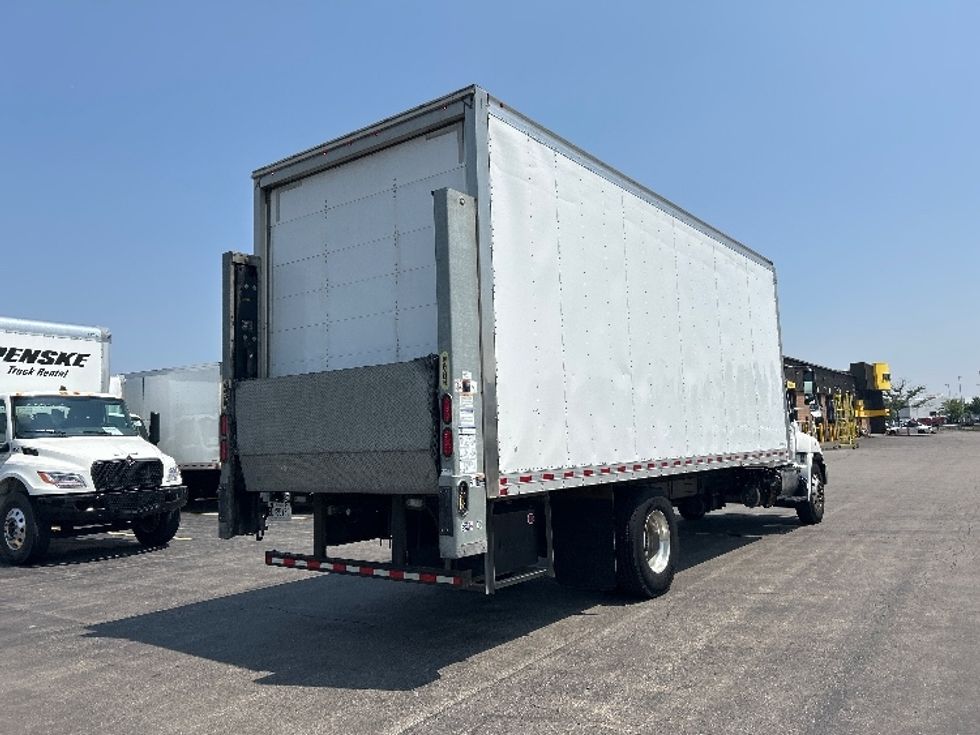 Medium Duty Box Truck-Light and Medium Duty Trucks-Hino-2021-L6-Mississauga-ON-157,627\n\t\tkm-$ 102,750 - Image 11