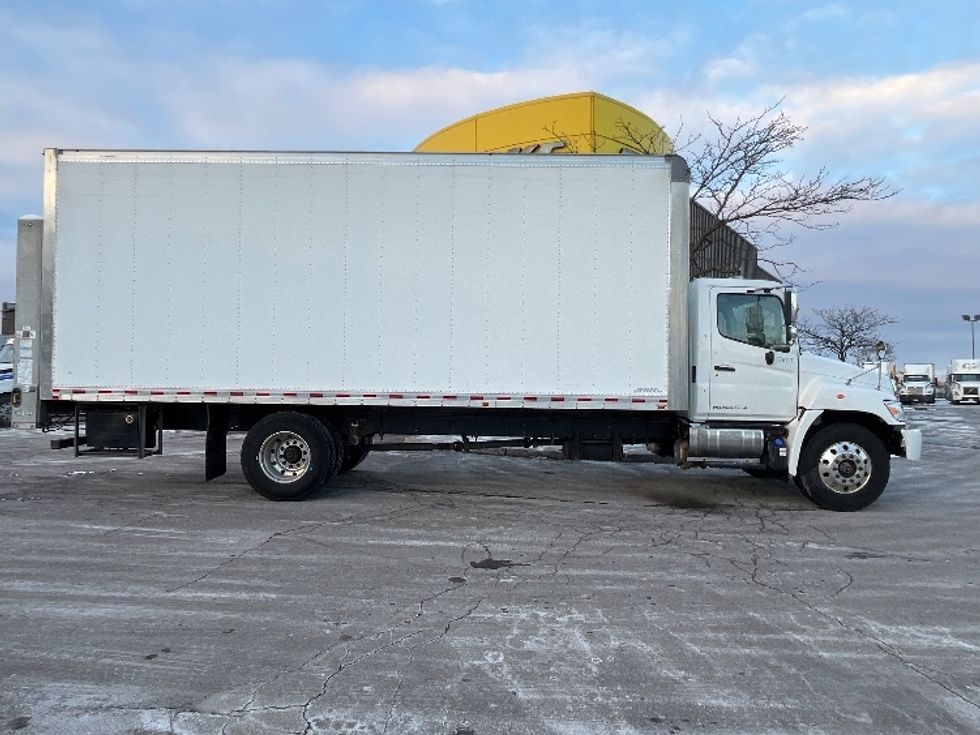Medium Duty Box Truck-Light and Medium Duty Trucks-Hino-2021-L6-Mississauga-ON-157,627\n\t\tkm-$ 102,750 - Image 13