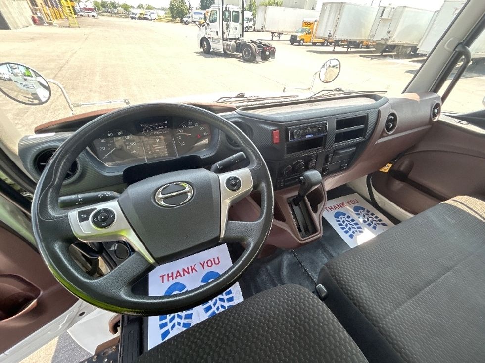 Medium Duty Box Truck-Light and Medium Duty Trucks-Hino-2021-L6-Mississauga-ON-157,627\n\t\tkm-$ 102,750 - Image 16