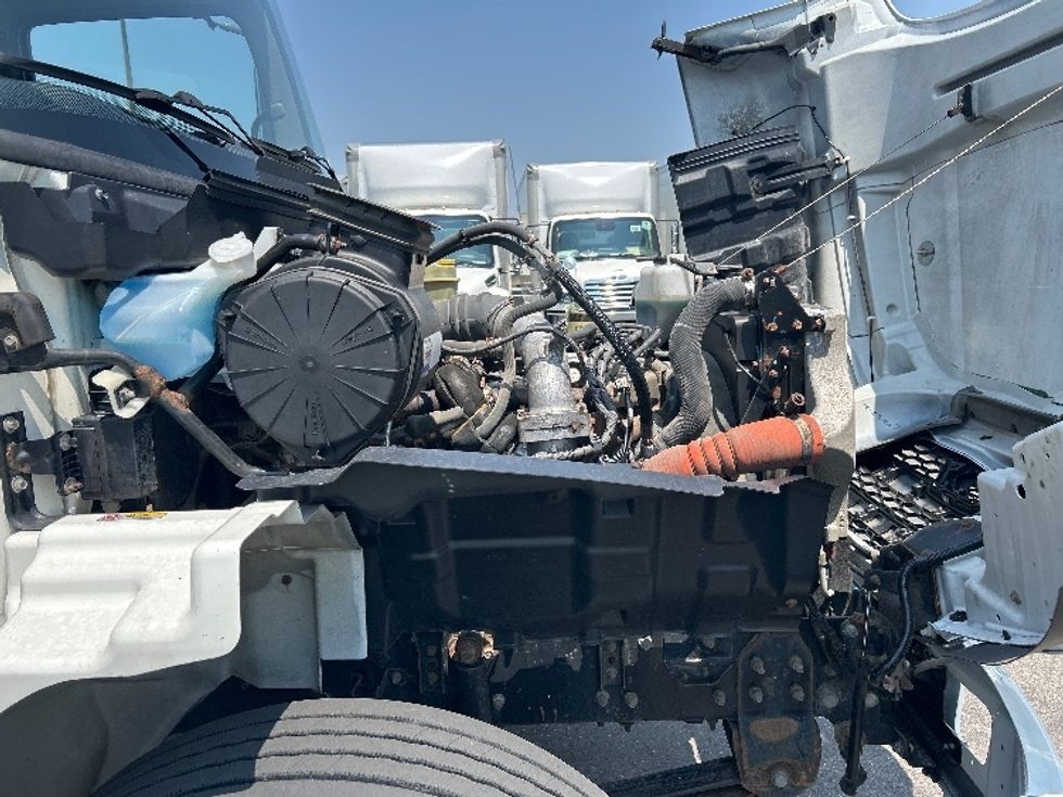 Medium Duty Box Truck-Light and Medium Duty Trucks-Hino-2021-L6-Mississauga-ON-157,627\n\t\tkm-$ 102,750 - Image 21