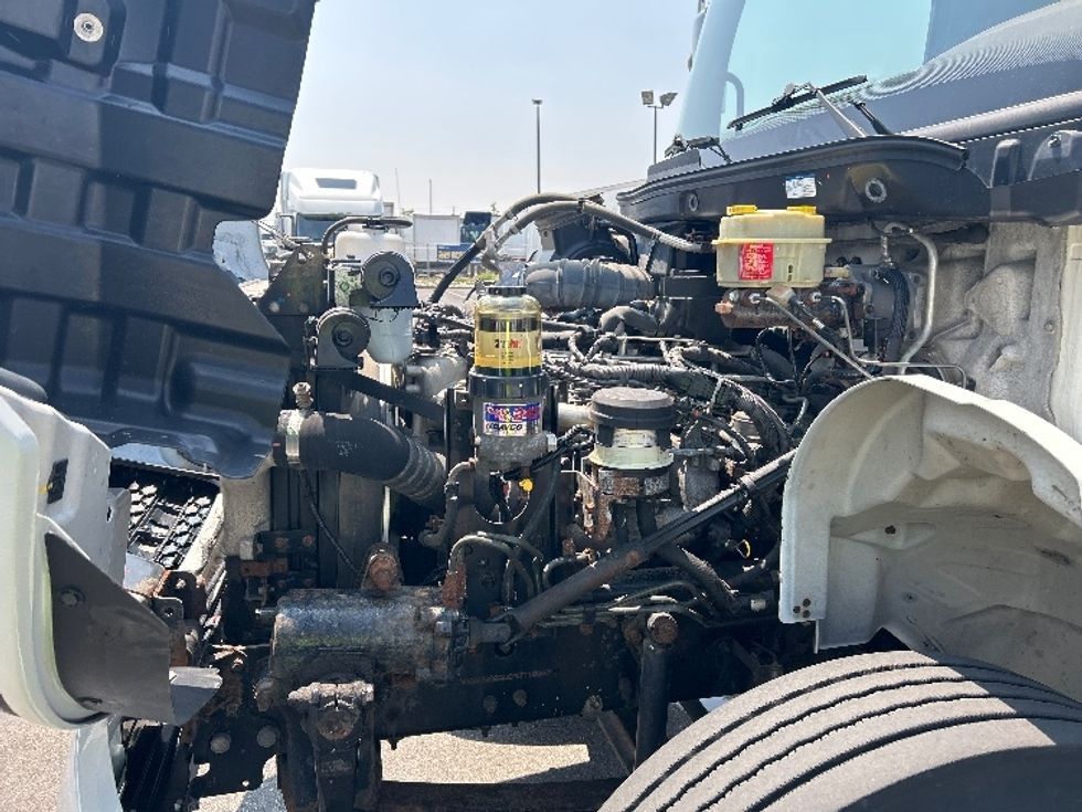 Medium Duty Box Truck-Light and Medium Duty Trucks-Hino-2021-L6-Mississauga-ON-157,627\n\t\tkm-$ 102,750 - Image 22